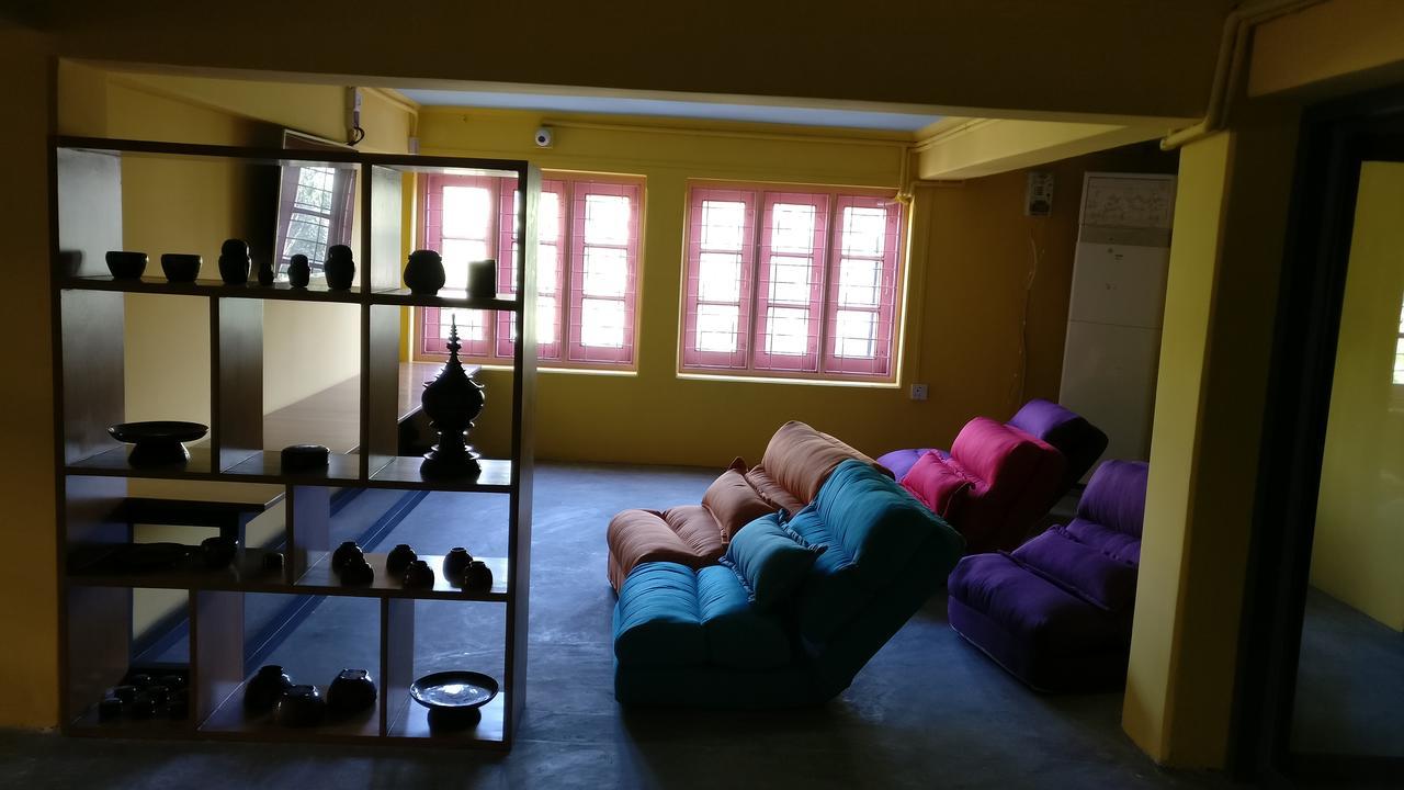 מנדלאי Kaung Hostel מראה חיצוני תמונה