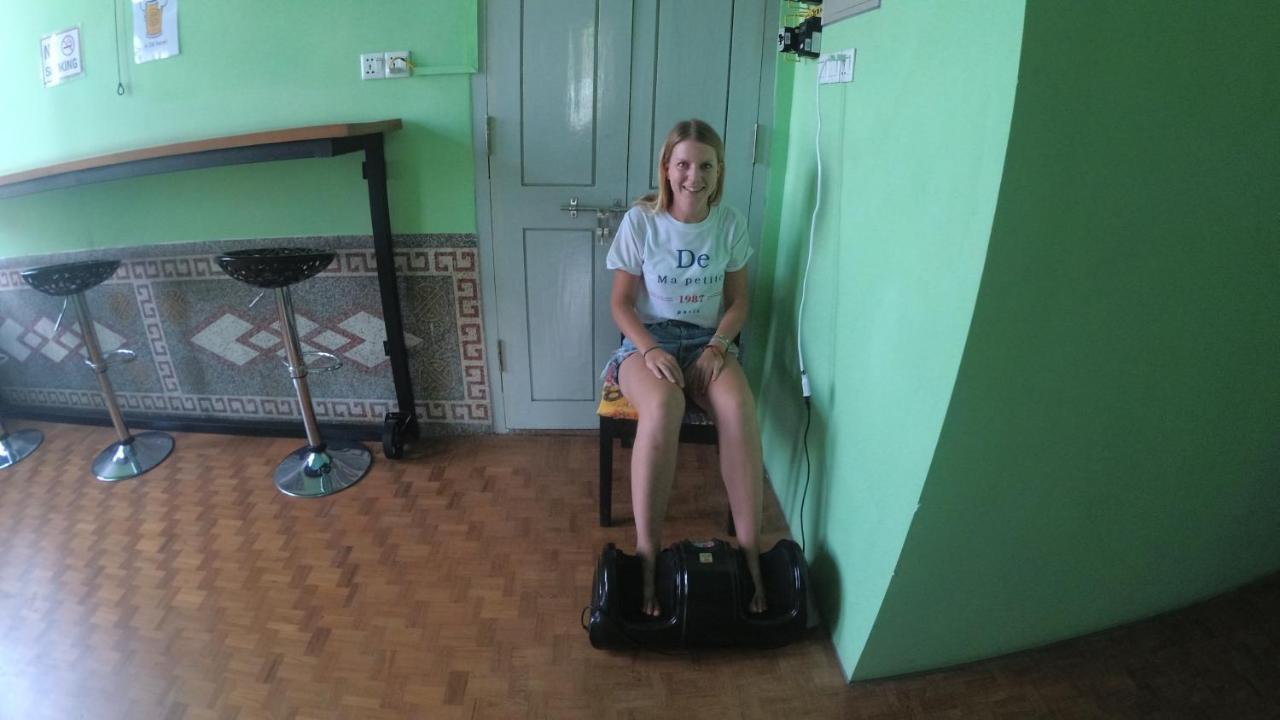 מנדלאי Kaung Hostel מראה חיצוני תמונה